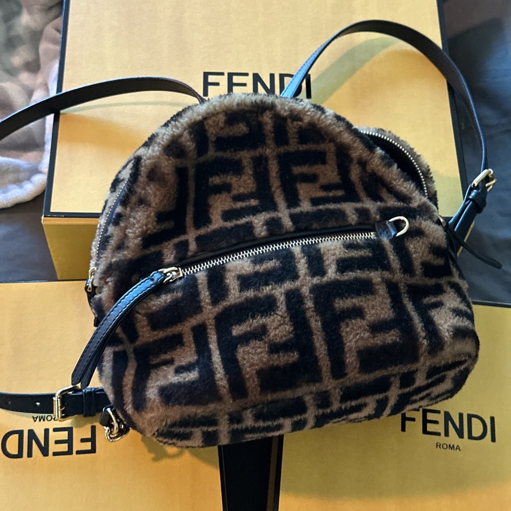 Fuzzy Fur Fendi backpack 100% authentic - Picture 8 of 9